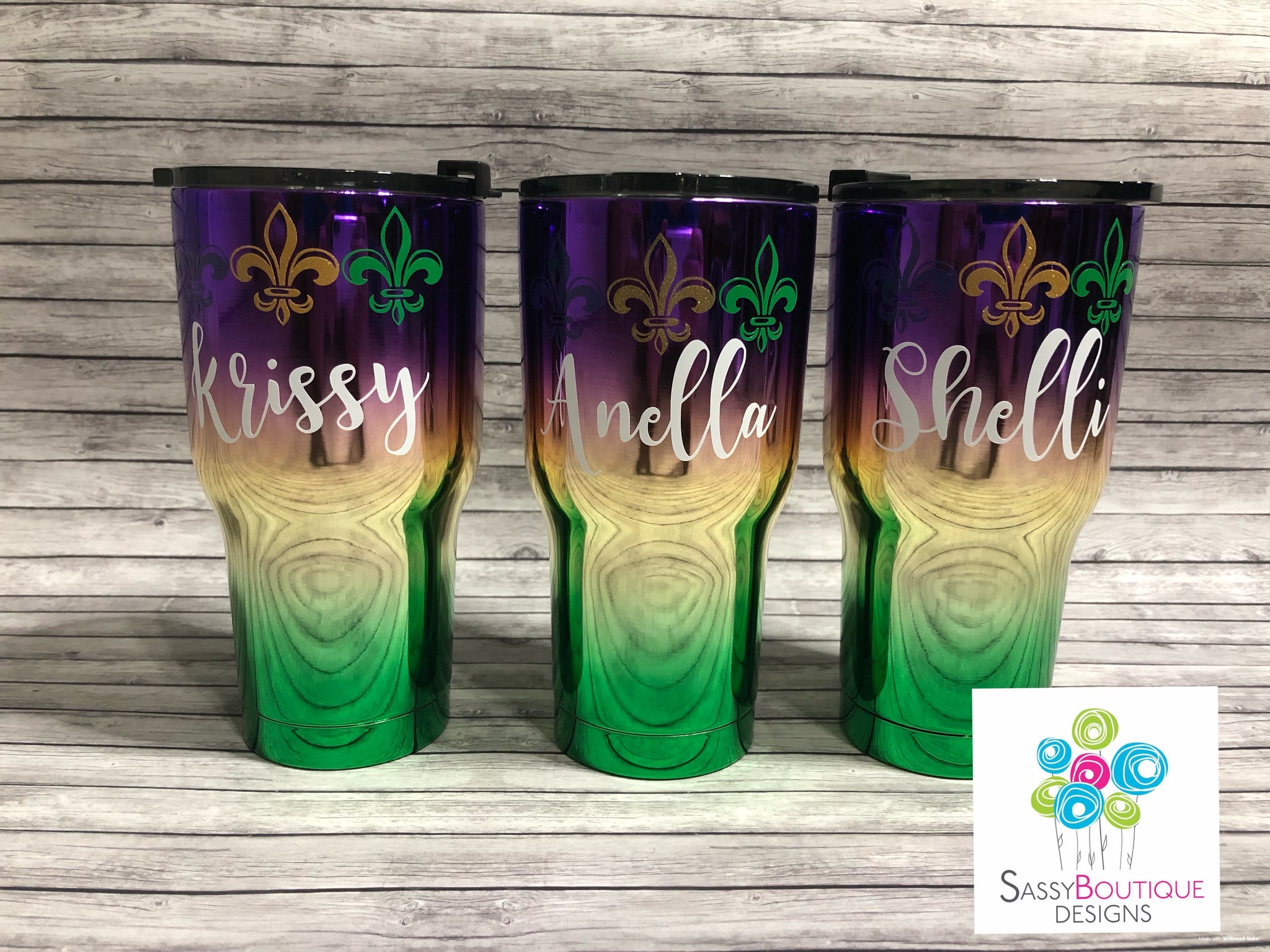 https://sassyboutiquedesigns.com/cdn/shop/products/rticcup-whitenamecolorfleurdelis_1024x1024@2x.jpg?v=1639986802